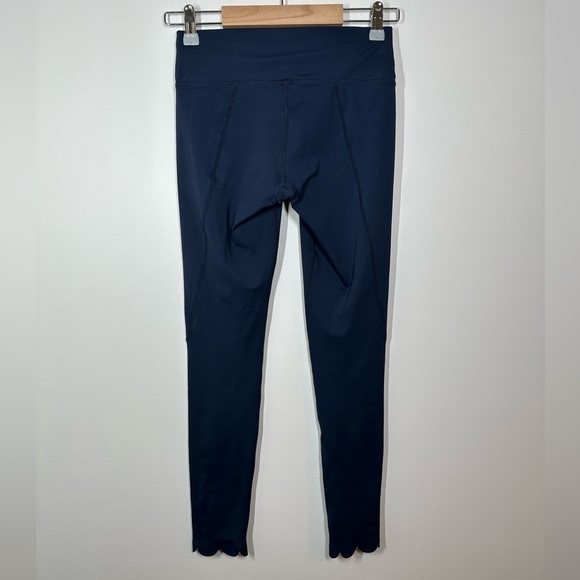 PELOTON Navy Blue Scalloped Hem Leggings Small - Picture 4 of 5